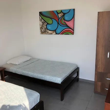 El Mirador Inn *