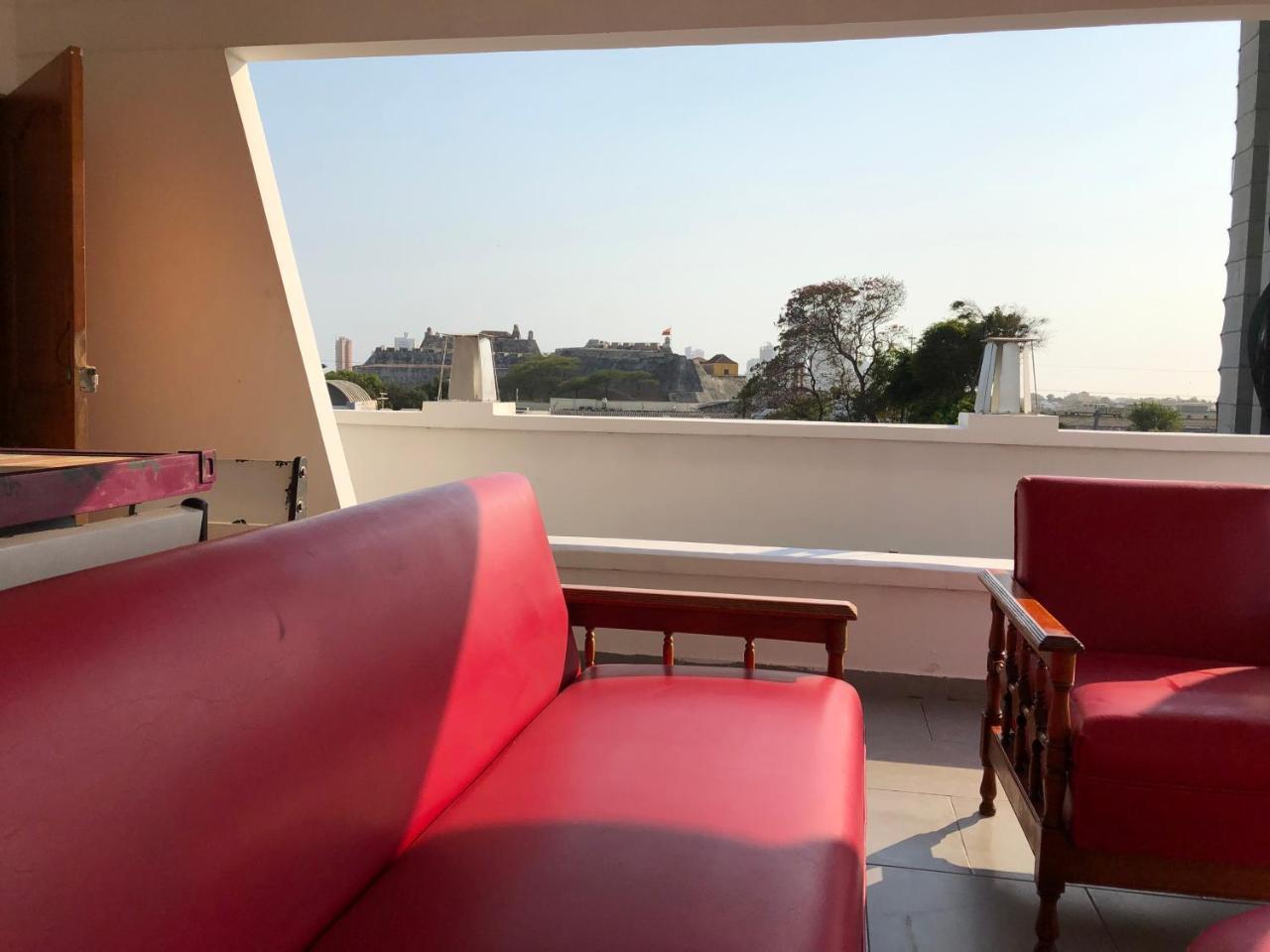 El Mirador Inn